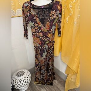 Salaam Floral V-Neck Midi Dress Size Medium